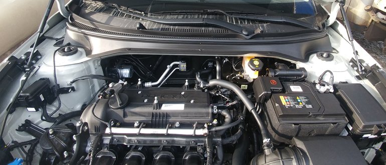 under the hood of the Kia Rio 3